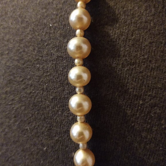 Faux Pearl Necklace - Picture 3 of 3